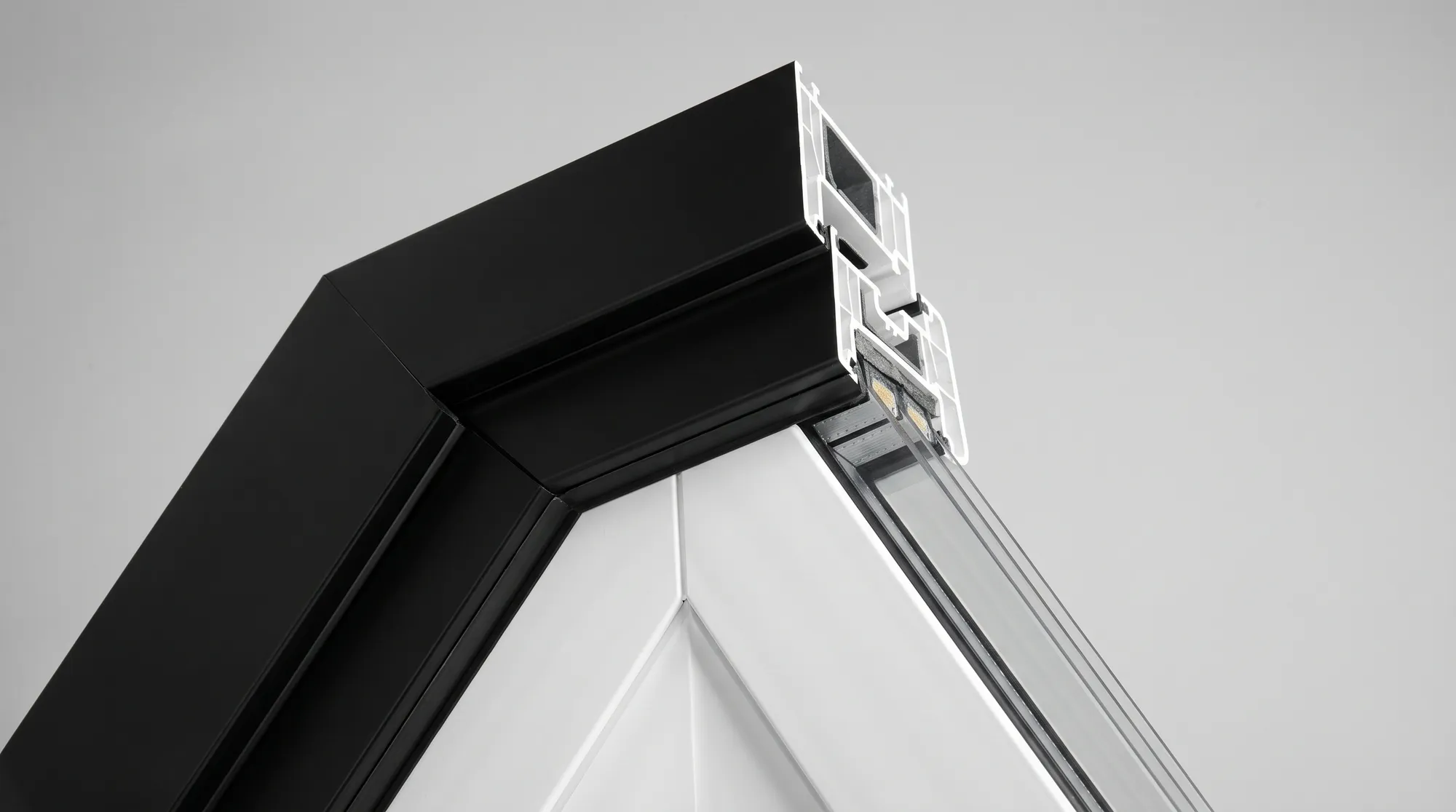 Fenêtres hybrides : aluminium dehors, PVC dedans